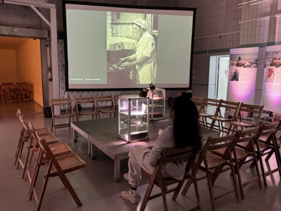 Frau-am-Meer_Ausstellung_IMG_3058_Foto-Marlen-Melzow